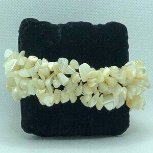 Chip Stone Bracelet MOP Pearlescent White
